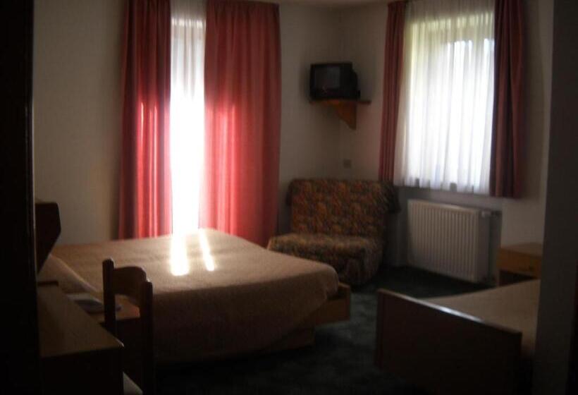 Отель B&b Chiara  Alleghe