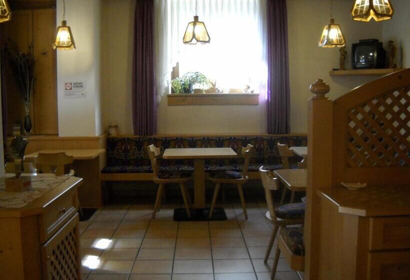 Отель B&b Chiara  Alleghe