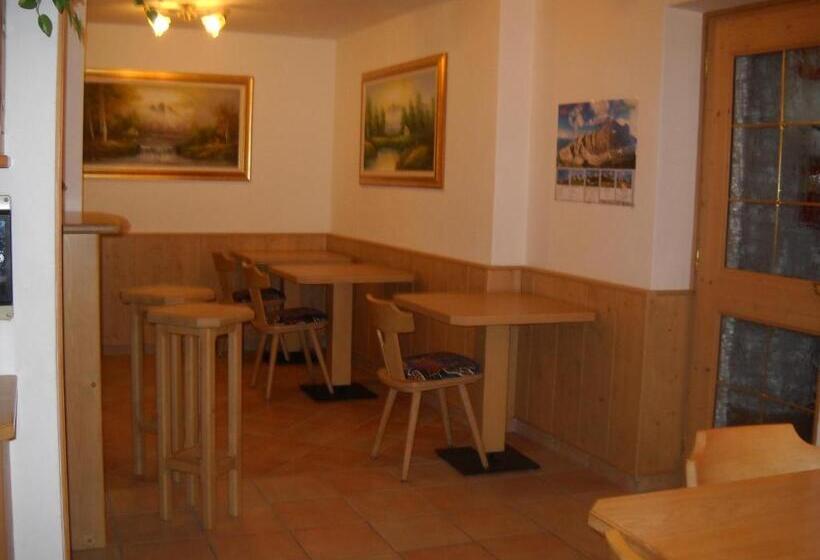 Отель B&b Chiara  Alleghe