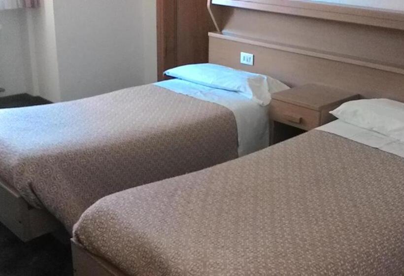 Отель B&b Chiara  Alleghe