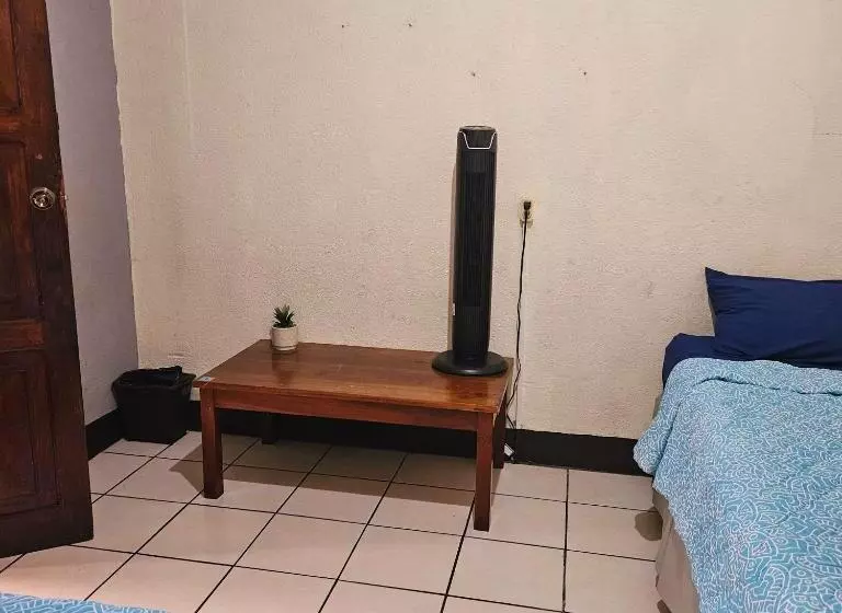 هتل Cermeño S House