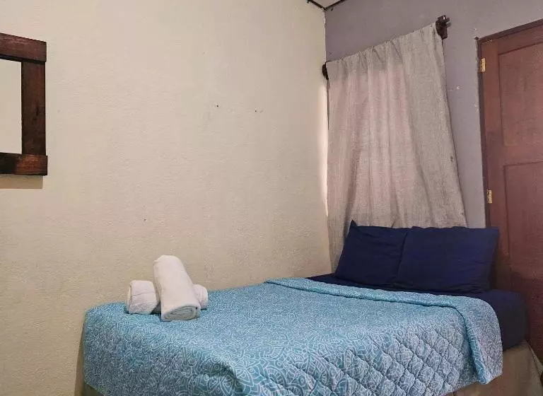 هتل Cermeño S House