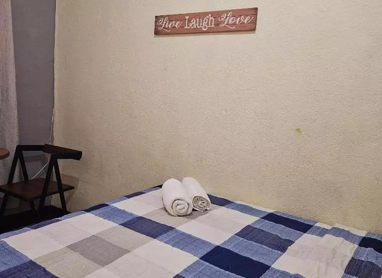 هتل Cermeño S House