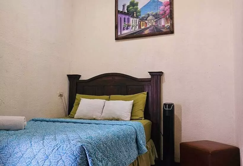 هتل Cermeño S House