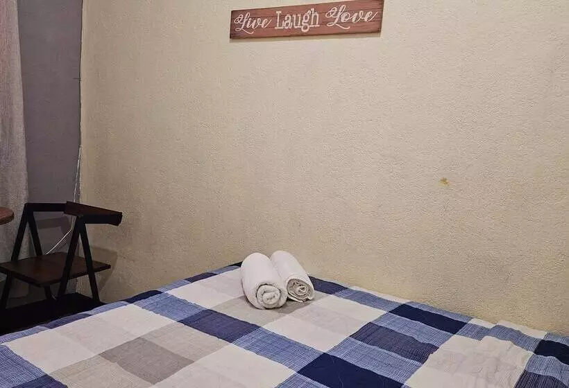 هتل Cermeño S House