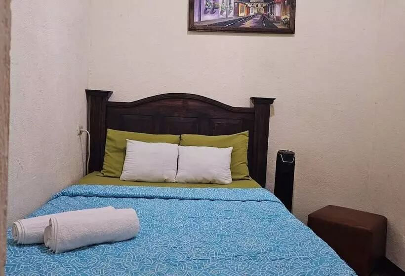 هتل Cermeño S House