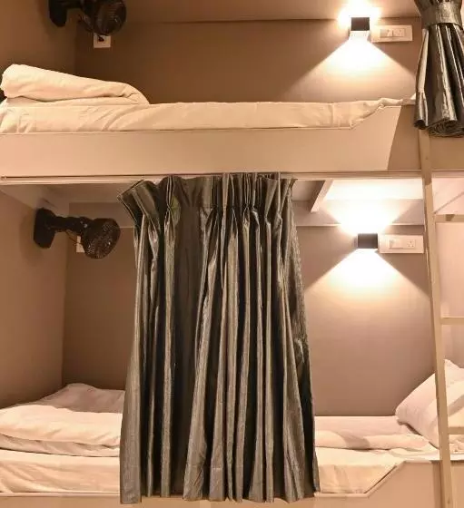 Hôtel Capsule Bed & Bread Dormitory