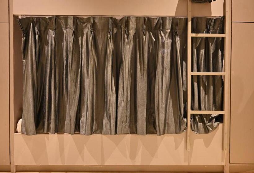 Hotel-cápsula Bed & Bread Dormitory