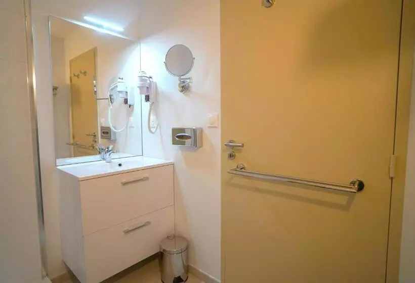 Hotelli Hôtel De La Croix Blanche