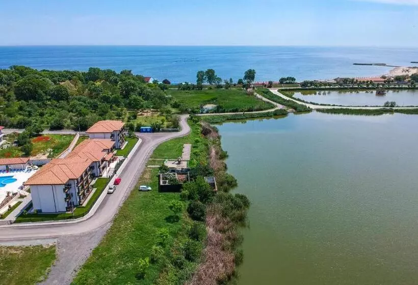 ホテル Popasul Pescarilor Fishing Village