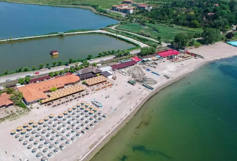 ホテル Popasul Pescarilor Fishing Village
