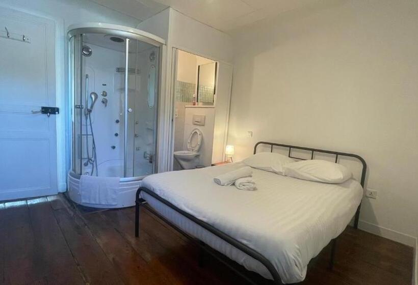 Le Doolie S Hostel B&b