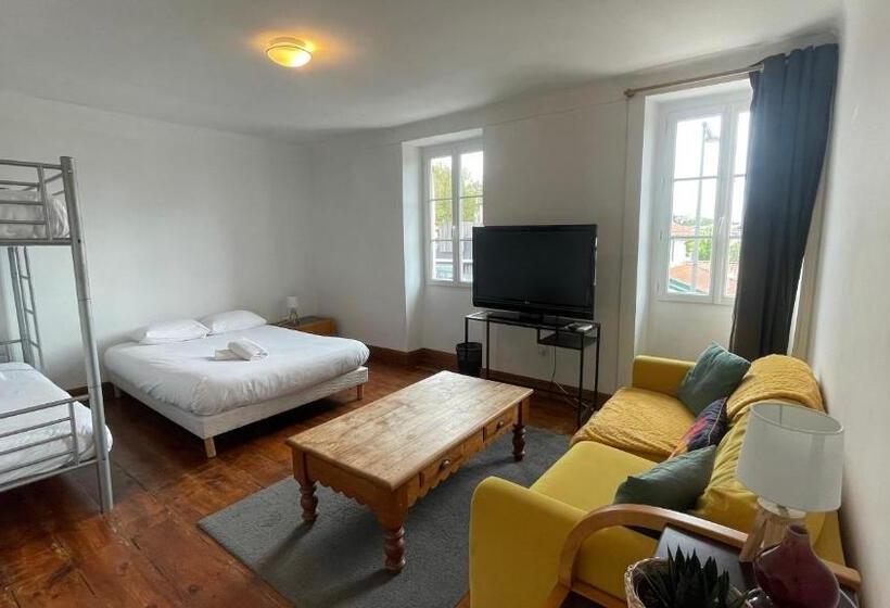 Le Doolie S Hostel B&b