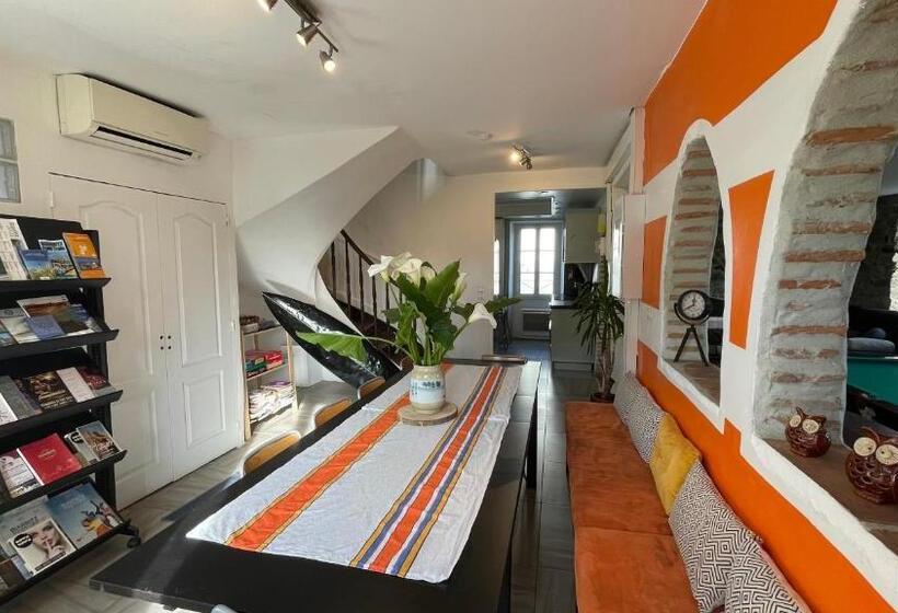 Le Doolie S Hostel B&b