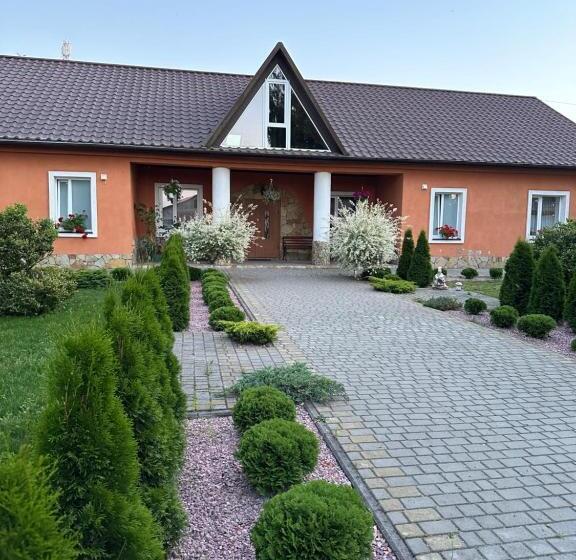 膳宿费 білий птах