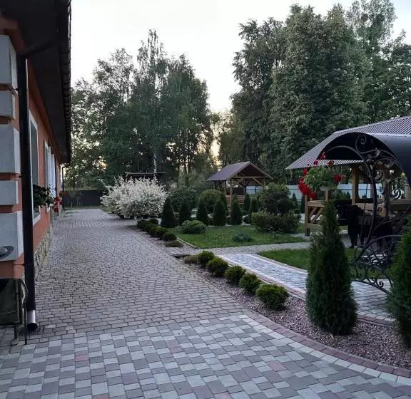 Majatalo білий птах