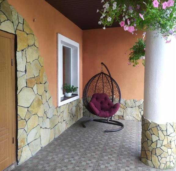 膳宿费 білий птах