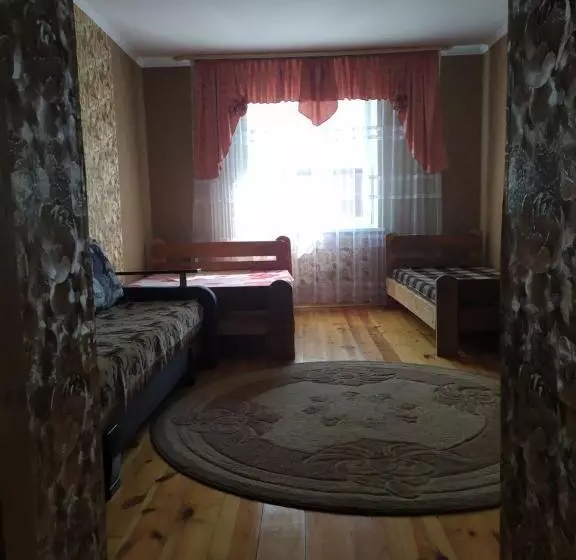 Majatalo білий птах