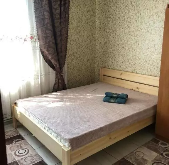 Majatalo білий птах