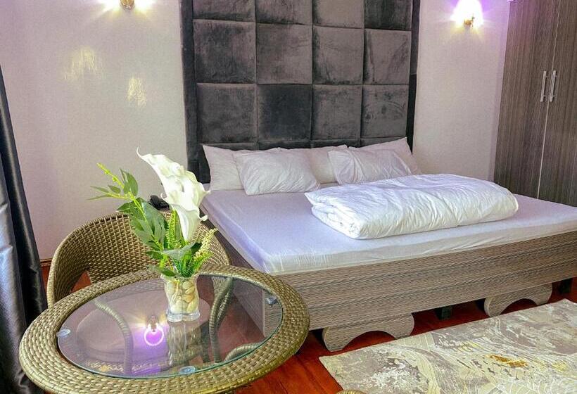 پانسیون Exclusive Pages