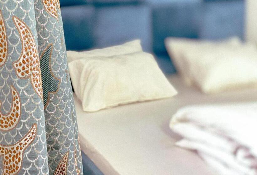 پانسیون Exclusive Pages