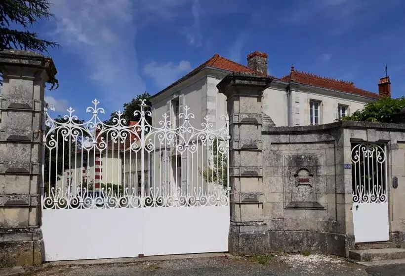 ペンション Manor House Charentaise