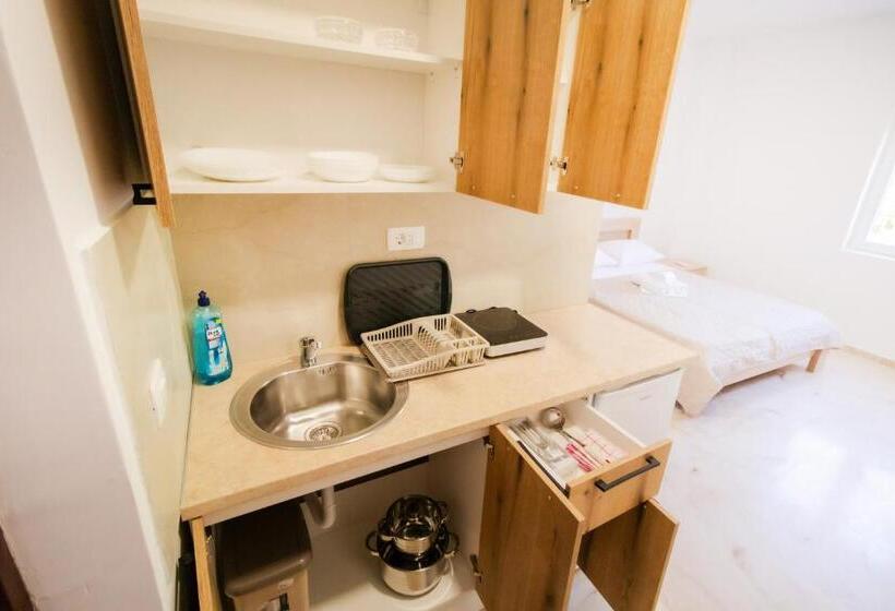 پانسیون Mira Sea View