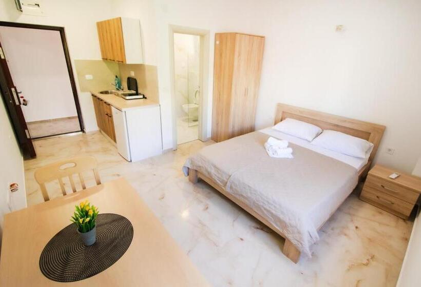 پانسیون Mira Sea View