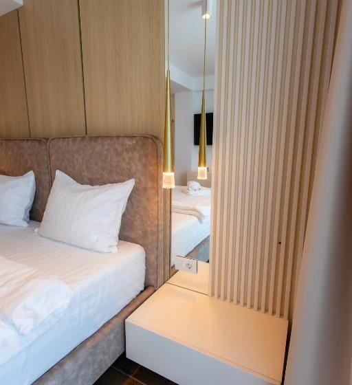 膳宿费 Yrys House Adults Only