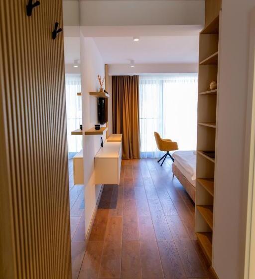 膳宿费 Yrys House Adults Only