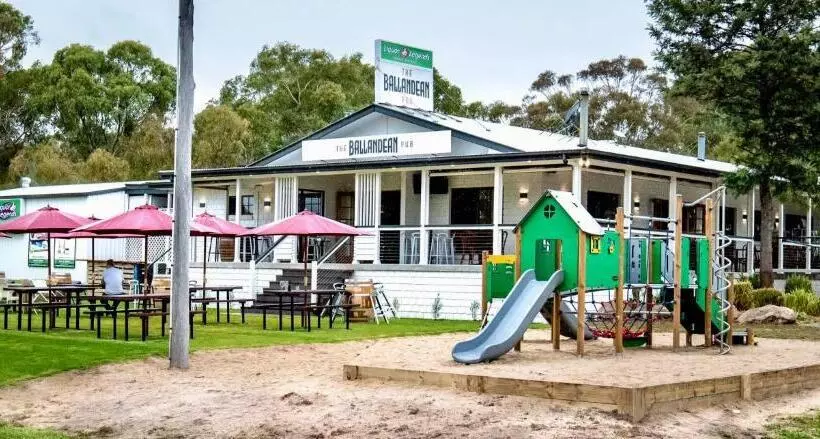 The Ballandean Pub & Motel