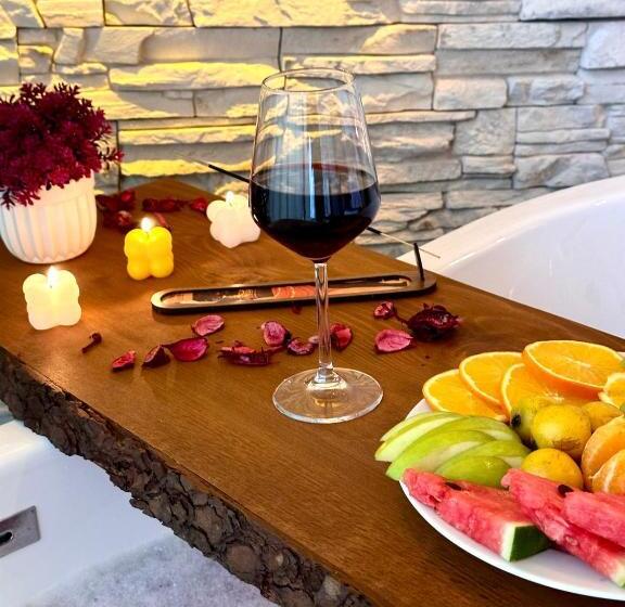 مبيت وإفطار Ces Bungalov