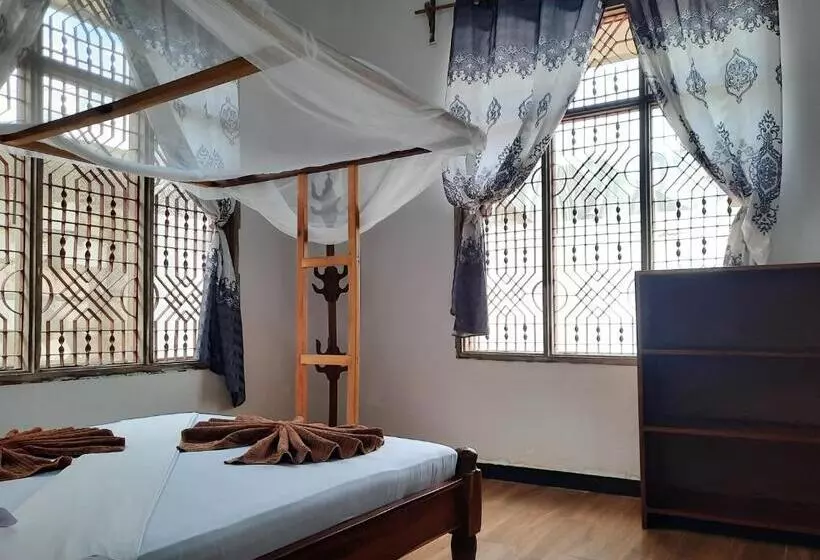 Aamiaismajoitus (B&B) Kajificheni House