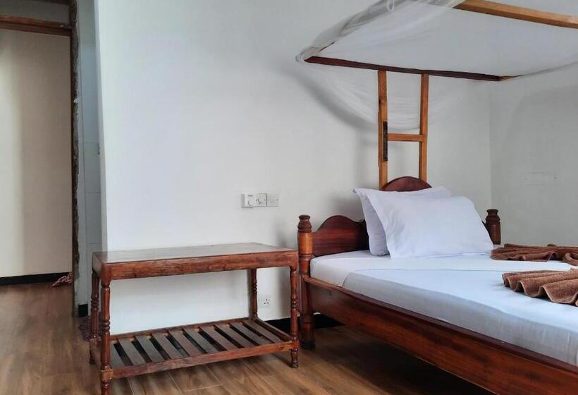 민박 Kajificheni House