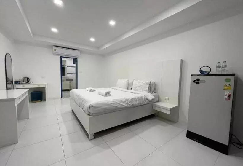 Collection O To The Sea Resort Thailand