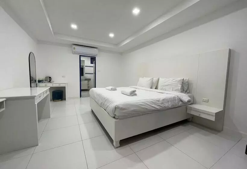 Collection O To The Sea Resort Thailand