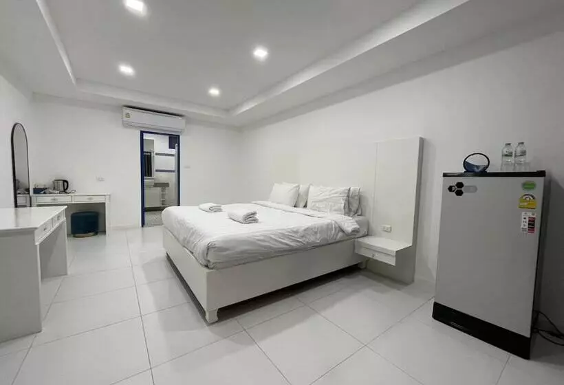 Collection O To The Sea Resort Thailand