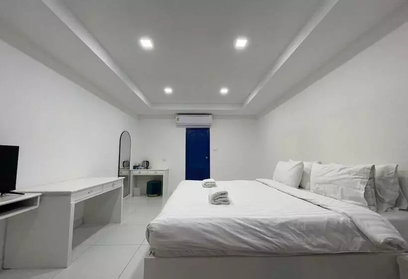 Collection O To The Sea Resort Thailand