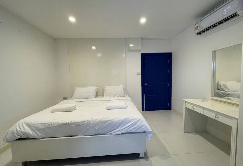 Collection O To The Sea Resort Thailand