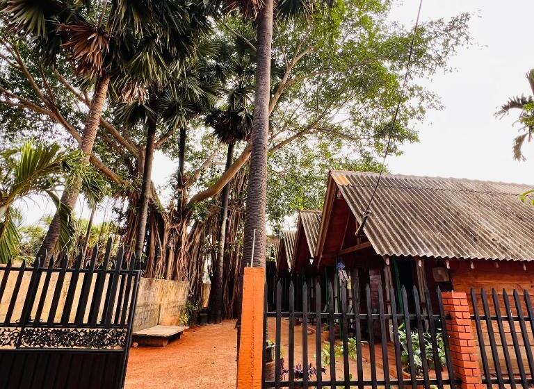 호텔 Cool Banyan Cabana