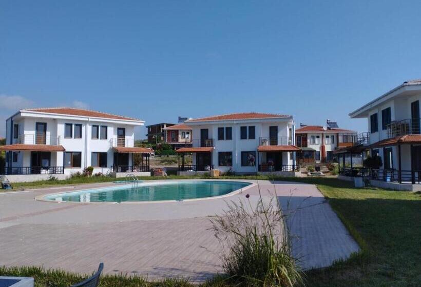 ホテル Kalanora Resort