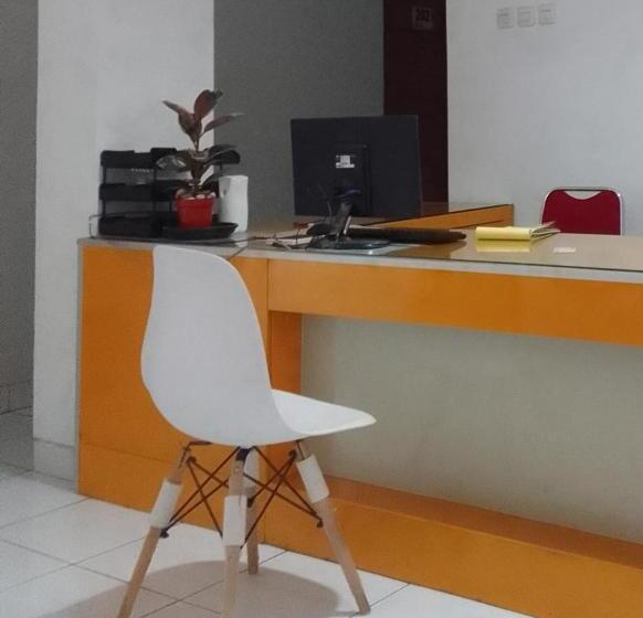 فندق Oyo 93808 Lincoln Dormitory