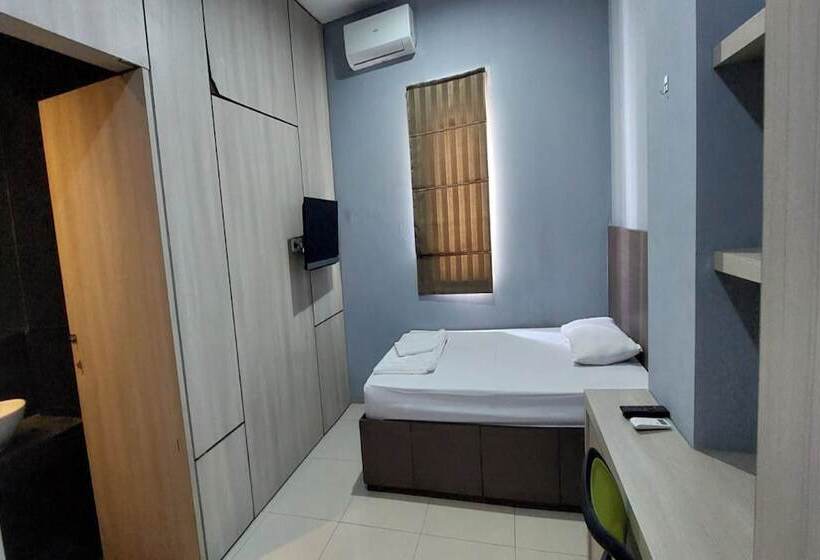 فندق Oyo 93808 Lincoln Dormitory