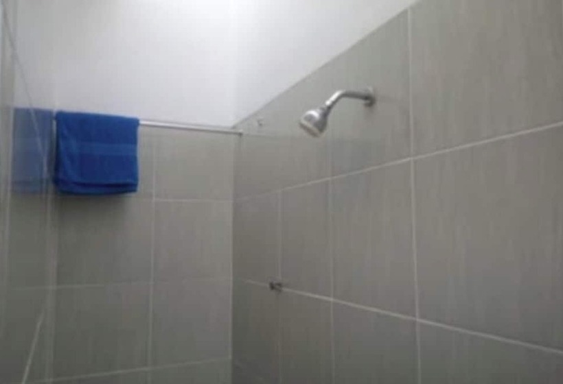 فندق Oyo 93808 Lincoln Dormitory