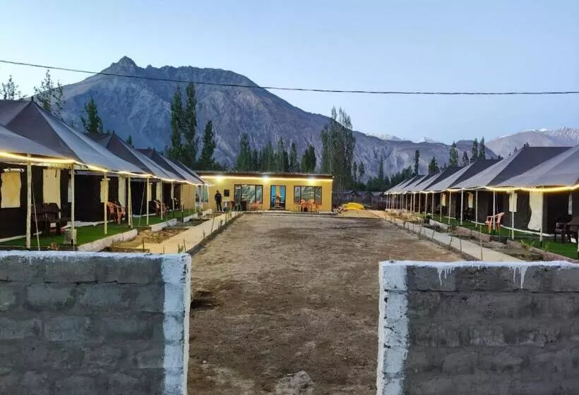 ホテル The Grand Ghazi Clover Camp Hunder, Nubra Valley