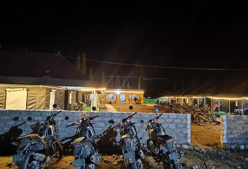 ホテル The Grand Ghazi Clover Camp Hunder, Nubra Valley