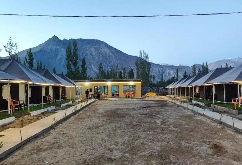 ホテル The Grand Ghazi Clover Camp Hunder, Nubra Valley