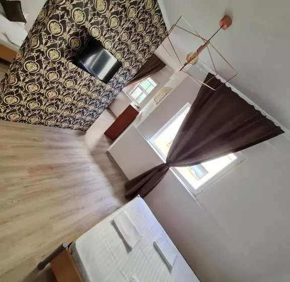 ペンション Casa Egreta Alba
