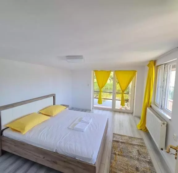 ペンション Casa Egreta Alba