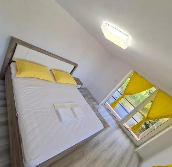 ペンション Casa Egreta Alba